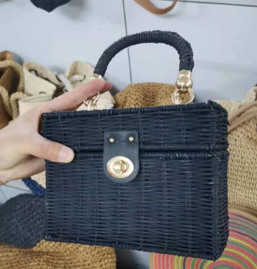 Natural Rattan Black Crossbody taska