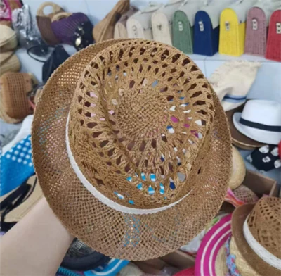Andar holur sumarhúfur úr pappír